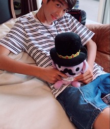 Beauty Boys 5c7ef390b050a.jpg