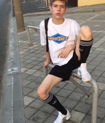 Beauty Boys 5c7ef3a9efdc5.jpg