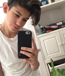 Beauty Boys 2 5c7fe21642e23.jpg