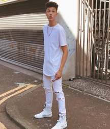 Beauty Boys 2 5c7fe21c58411.jpg