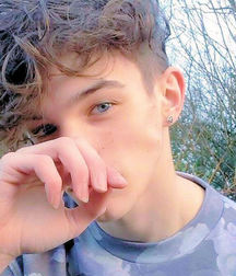 Beauty Boys 2 5c7fe23fb40a1.jpg