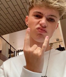 Beauty Boys 2 5c7fe25c3256a.jpg