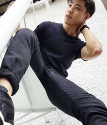 Beauty Boys 2 5c7fe290aa04b.jpg