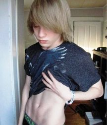 Beauty Boys 2 5c7fe29242451.jpg