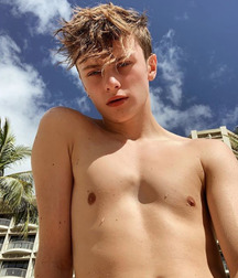 Beauty Boys 2 5c7fe293d95ff.jpg