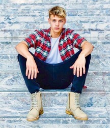 Beauty Boys 2 5c7fe2addd390.jpg