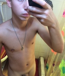 naked boys 5c914b4d906c1.jpg