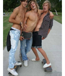 Boys from Internet 5c1a4a8b99080.jpeg