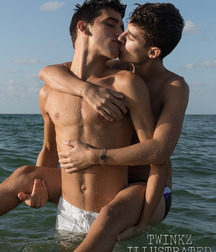 Boys in Speedos - 2 5cc625f3973bf.jpg