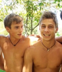Sexy Boys - 181 5cd4bc10c11e7.jpg