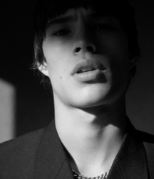 Beautiful Boys - 9 5cf881efce9f8.jpg