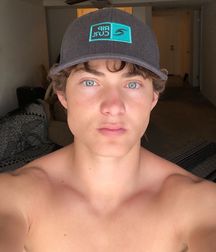 Beautiful Boys - 12 5d025121dafe5.jpg