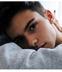 Beautiful Boys - 14 5d0b8da828eb9.jpg