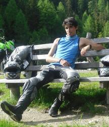 Boot boys 5c12de2d6f18d.jpg