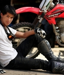 Boot boys 5c12de34dd181.jpg