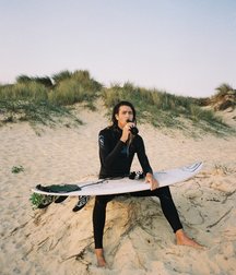 Wetsuite 5c14260438b40.jpg