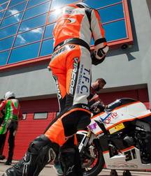 Bikers 5c14414fc9fc9.jpg