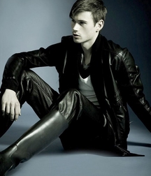 Boys in leather 5c1b7e6da3734.jpg