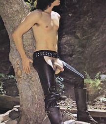 Boys in leather 5c1b7e71ebf9a.jpg