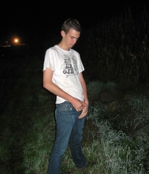 Boys peeing 5c1ec4ea9c6a1.jpg