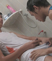 Boys peeing 5c1ec50fcd198.jpg
