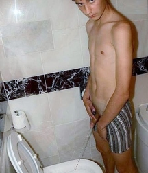 Boys peeing 5c1ec514c9aa4.jpg