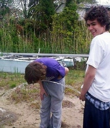 Boys peeing 5c1ec51a3ace5.jpg