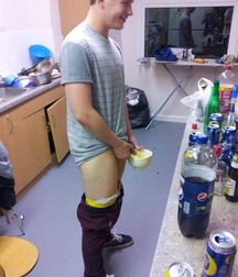 Boys peeing 5c1ec5284342c.jpg