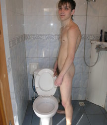 Boys peeing 5c1ec538c7dd5.jpg