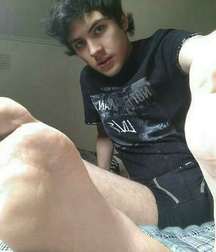 Boy feet 2 5c1f61257f338.jpg