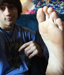 Boy feet 2 5c1f614d321cf.jpg