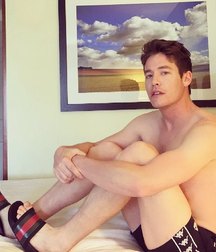 Boy feet 2 5c1f61530c98d.jpg