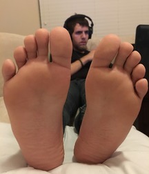 Boy feet 7 5c279c30de6b5.jpg