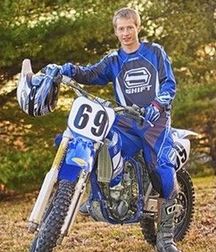 Motocross bikers  5c27cc7b67070.jpg