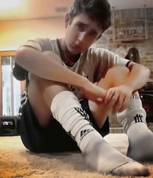 Sneakers and sox 5c2b5eb8848a8.jpg