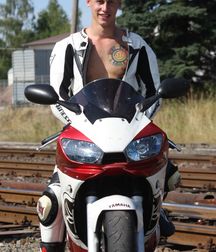 Biker hotties 5c2bce43c183a.jpg