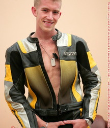 Biker hotties 5c2bce57541cb.jpg