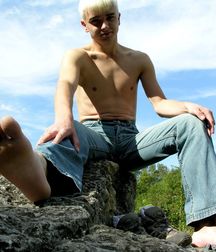 Boy feet 8 5c2cea90cbfc4.jpg