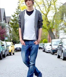 College guys 5c2d5191d2fbc.jpg