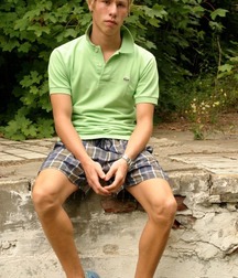 College guys 5c2d51ada4a46.jpg