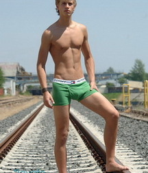 Candy guys 5c2d576b16dae.jpg