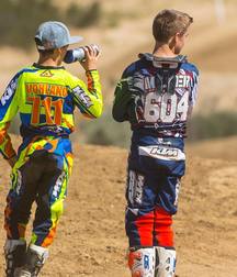Motobikers 5c2df0047c24f.jpg