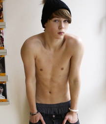 Skinny Guys 5c2f90030e6d5.jpg