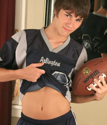 Damien football 5c2fe0978cb67.jpg