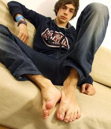 Jeans and feet 5c30da7c12b25.jpg