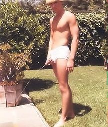 Pee boys 2 5c311bc10a922.jpg