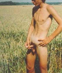 Pee boys 2 5c311bc56a7dd.jpg
