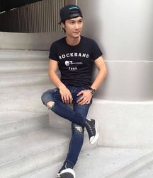 Sneakers and Jeans 5c313940d80c5.jpg