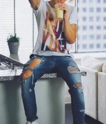 Sneakers and Jeans 5c313964e155e.jpg