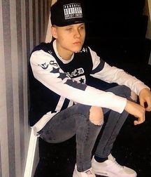 Sneakers and Jeans 5c31397b0aff8.jpg